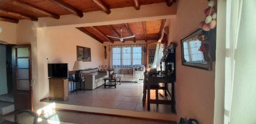 COD. 421 – EN VENTA! HERMOSA CASA CON DOS TERRENOS EN VILLA PARQUE SIQUIMAN – CORDOBA.