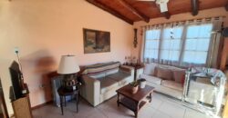 COD. 421 – EN VENTA! HERMOSA CASA CON DOS TERRENOS EN VILLA PARQUE SIQUIMAN – CORDOBA.