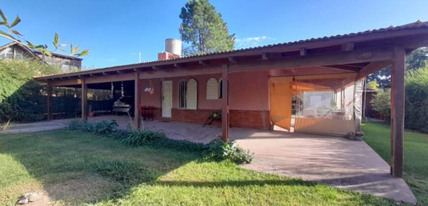 COD.340 – EN VENTA! HERMOSA CASA CON DEPARTAMENTO EN VILLA PARQUE SIQUIMAN – CORDOBA.