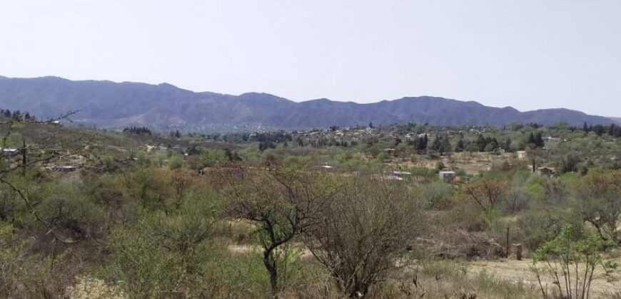 COD.144 – EN VENTA! HERMOSO TERRENO ESQUINA EN VILLA PARQUE SIQUIMAN – CORDOBA.