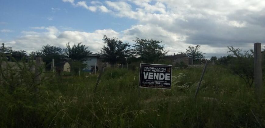 COD.69 – EN VENTA! HERMOSO TERRENO CON MEJORAS EN VILLA PARQUE SIQUIMAN – CORDOBA.
