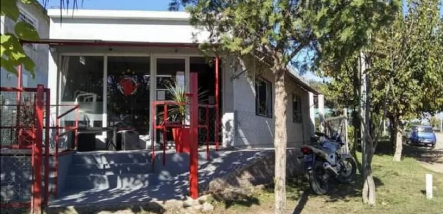 COD.210 – EN VENTA! 2 LOCALES COMERCIALES Y CASA , EN TANTI – CORDOBA