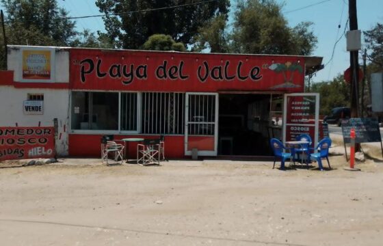 COD.323 – EN VENTA! HERMOSO LOCAL COMERCIAL CON 3 DEPARTAMENTOS EN ANISACATE – CORDOBA.