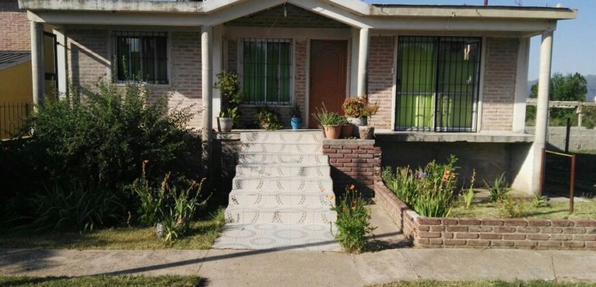 COD. 500 – HERMOSA CASA CON DPTO Y PILETA EN VILLA PARQUE SIQUIMAN – CBA. COD. 500 – HERMOSA CASA CON DPTO Y PILETA EN VILLA PARQUE SIQUIMAN – CBA.