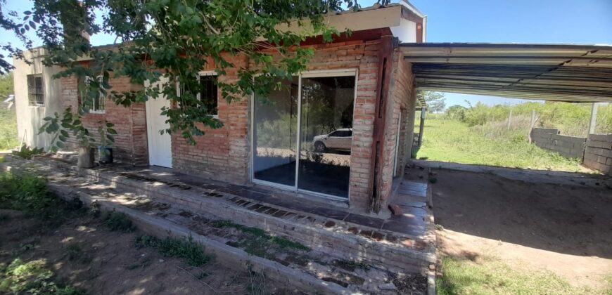 COD. 560 – EN VENTA! HERMOSO TERRENO DE 1.000 M2. CON MEJORAS EN VILLA PARQUE SIQUIMAN