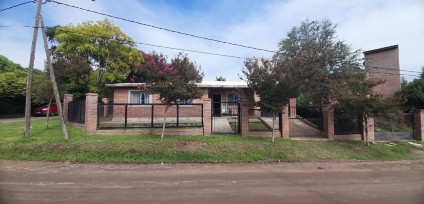 COD. 680 – Hermosa Casa con pileta y Departamento de 49 m2., Villa Parque Siquiman, Cba.