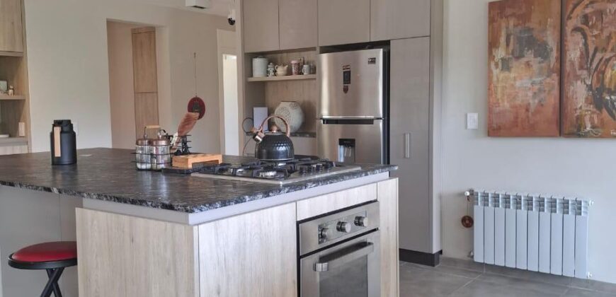 COD. 417 – HERMOSA CASA CON DOS TERRENOS EN VILLA PARQUE SIQUIMAN – CORDOBA.