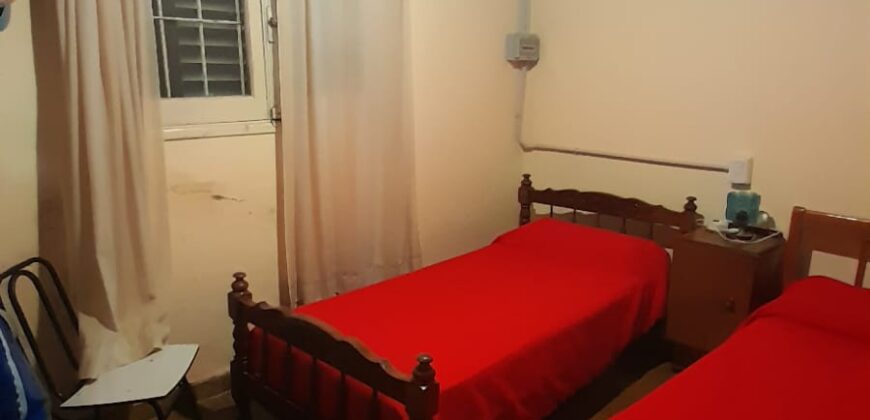 COD. 408 – EXCELENTE PROPIEDAD, CASA ESQUINA, SOBRE COLECTORA DE RUTA NACIONAL 38, VILLA PARQUE SIQUIMAN, CBA.