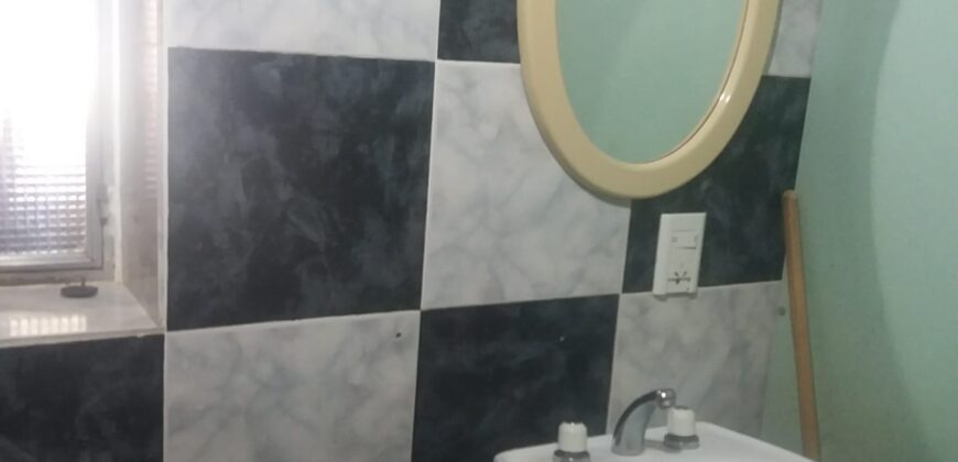 COD. 500 – HERMOSA CASA CON DPTO Y PILETA EN VILLA PARQUE SIQUIMAN – CBA.