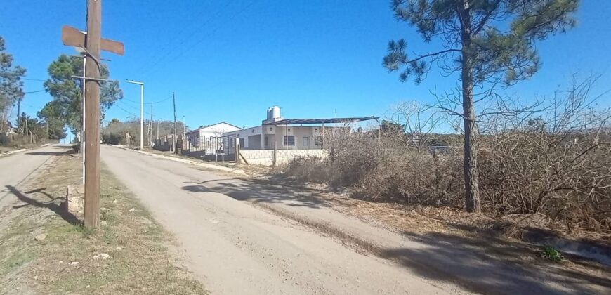 COD. 660 – HERMOSO TERRENO ESQUINA EN VILLA PARQUE SIQUIMAN, CORDOBA.