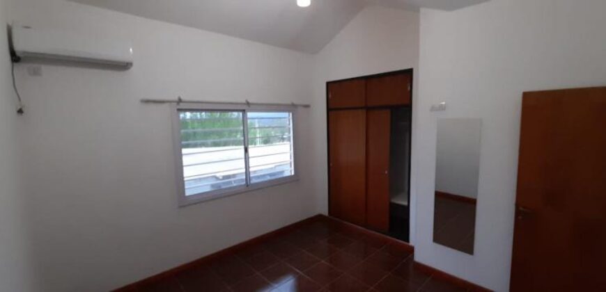 COD.360 – EN VENTA! HERMOSA CASA EN TANTI – CORDOBA.