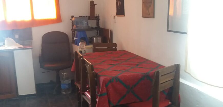 COD. 500 – HERMOSA CASA CON DPTO Y PILETA EN VILLA PARQUE SIQUIMAN – CBA.