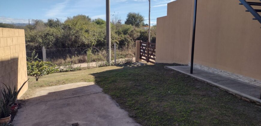 COD. 610 – En Venta! Local Comercial, Departamento, Dos Cabañas con Pileta, sobre ruta Nacional 38, Villa Parque Siquiman, Cba.