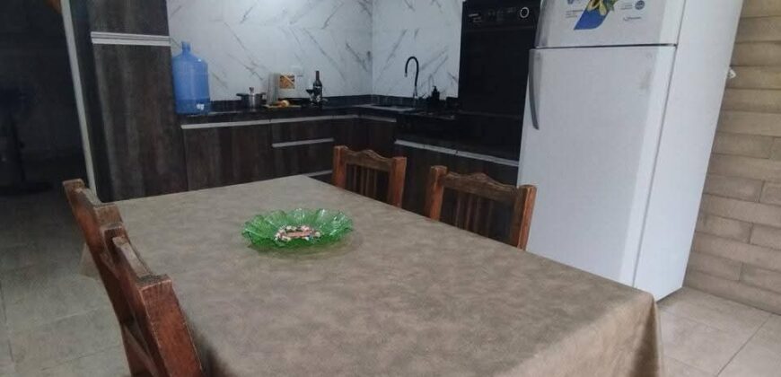 COD. 670 – TRES HERMOSAS PROPIEDADES EN UN SOLO TERRENO EN VILLA PARQUE SIQUIMAN, CBA.