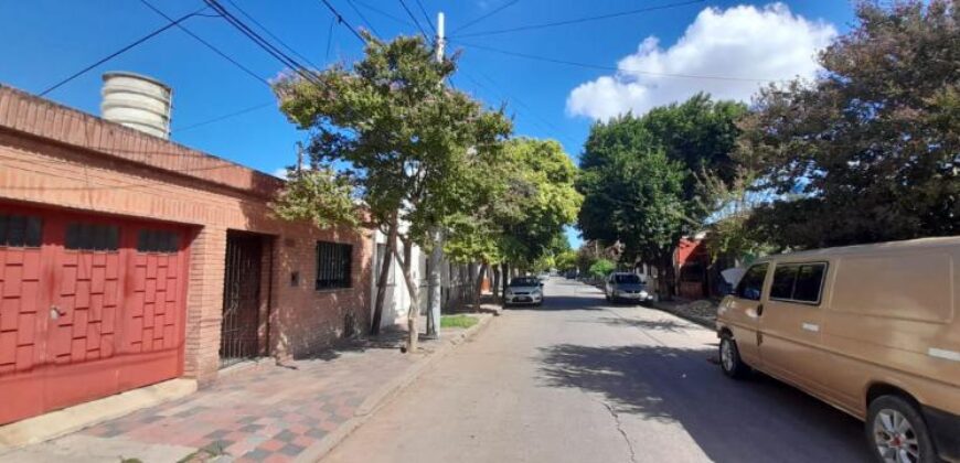 COD.217 – EN VENTA! HERMOSA CASA Y DEPARTAMENTO EN CORDOBA CAPITAL.-