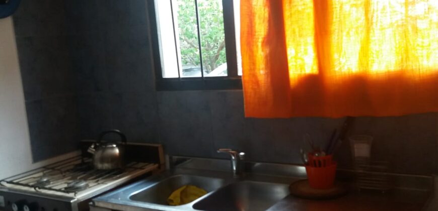 COD. 500 – HERMOSA CASA CON DPTO Y PILETA EN VILLA PARQUE SIQUIMAN – CBA.