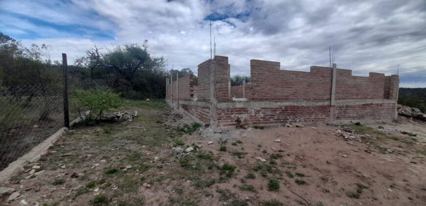 COD.337 – EN VENTA! HERMOSA CASA EN FLOR SERRANA TANTI – CORDOBA.