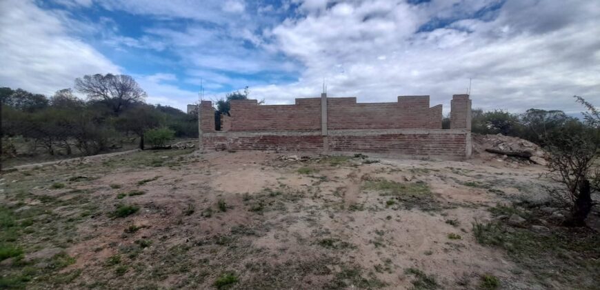 COD.337 – EN VENTA! HERMOSA CASA EN FLOR SERRANA TANTI – CORDOBA.