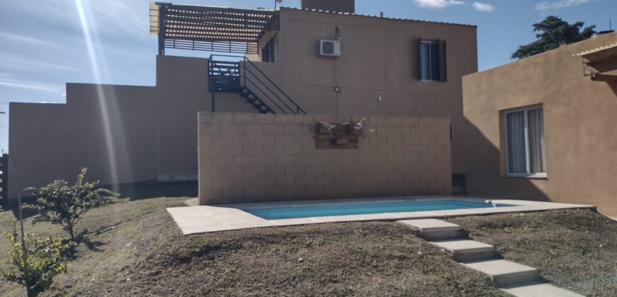 COD. 610 – En Venta! Local Comercial, Departamento, Dos Cabañas con Pileta, sobre ruta Nacional 38, Villa Parque Siquiman, Cba.