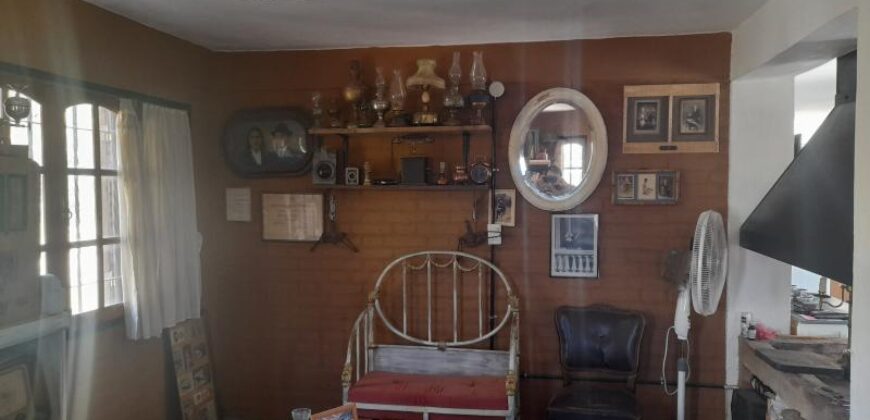 COD.334 – EN VENTA! HERMOSA CASA CON PILETA EN VILLA PARQUE SIQUIMAN – CORDOBA.