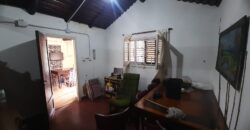 COD. 408 – EXCELENTE PROPIEDAD, CASA ESQUINA, SOBRE COLECTORA DE RUTA NACIONAL 38, VILLA PARQUE SIQUIMAN, CBA.