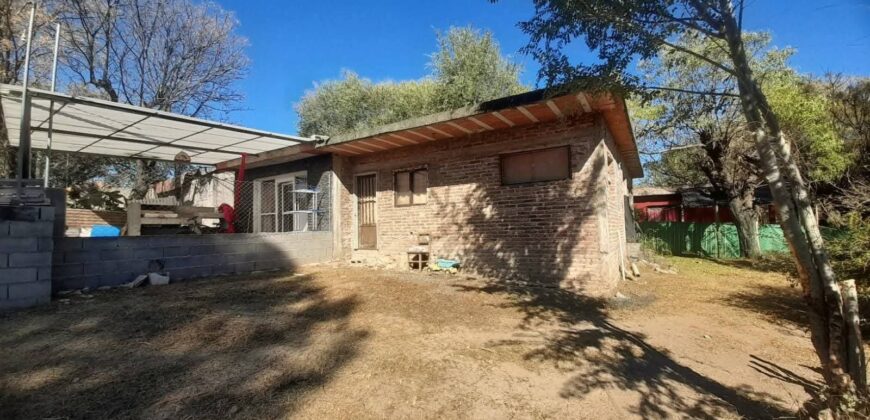 COD. 670 – TRES HERMOSAS PROPIEDADES EN UN SOLO TERRENO EN VILLA PARQUE SIQUIMAN, CBA.