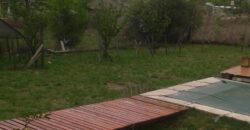 COD. 376 – HERMOSA CASA CON PILETA SOBRE COLECTORA EN VILLA PARQUE SIQUIMAN – CBA.