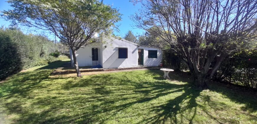 COD. 620 – EN VENTA! HERMOSO CHALET CON PILETA EN VILLA PARQUE SIQUIMAN – CBA.