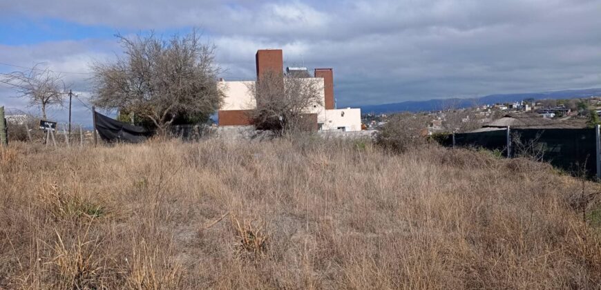 COD. 650 – Hermoso Terreno Esquina en Villa Santa Cruz del Lago, Cba.