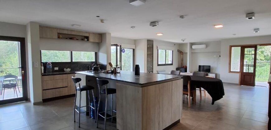 COD. 417 – HERMOSA CASA CON DOS TERRENOS EN VILLA PARQUE SIQUIMAN – CORDOBA.