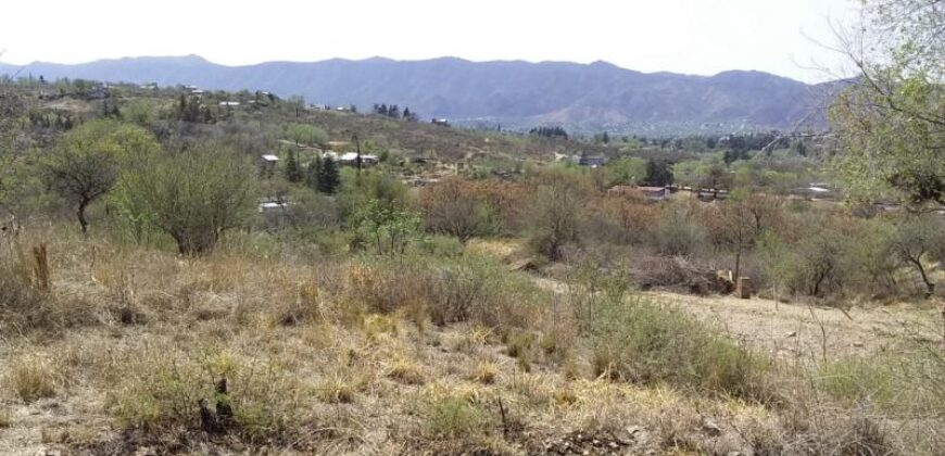 COD.144 – EN VENTA! HERMOSO TERRENO ESQUINA EN VILLA PARQUE SIQUIMAN – CORDOBA.