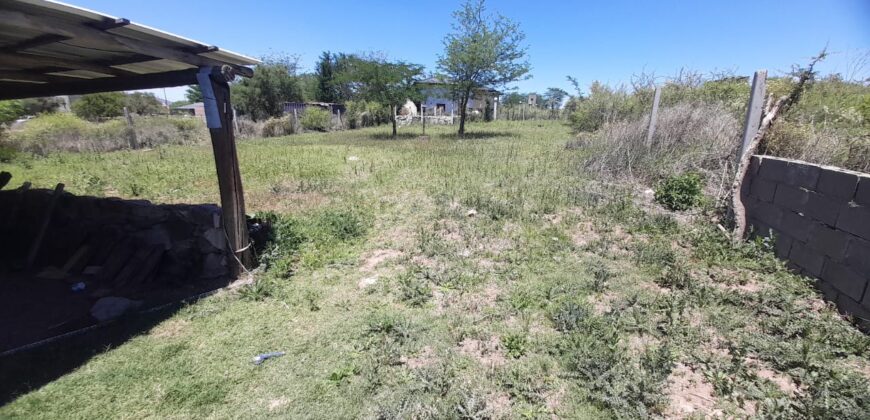 COD. 560 – EN VENTA! HERMOSO TERRENO DE 1.000 M2. CON MEJORAS EN VILLA PARQUE SIQUIMAN
