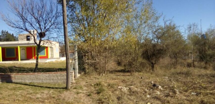 COD. 561. – EN VENTA! HERMOSO TERRENO DE 800 M2.  A 50 METROS DE RUTA 38, EN VILLA PARQUE SIQUIMAN – CBA.