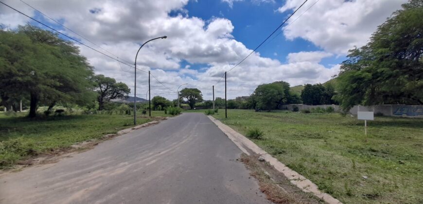 COD. 450 – EN VENTA! HERMOSO TERRENO DE  280 M2, CENTRO DE LA CALERA, CBA.