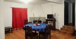 COD. 670 – TRES HERMOSAS PROPIEDADES EN UN SOLO TERRENO EN VILLA PARQUE SIQUIMAN, CBA.