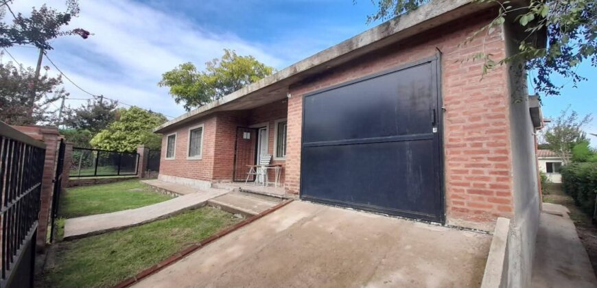 COD. 680 – Hermosa Casa con pileta y Departamento de 49 m2., Villa Parque Siquiman, Cba.