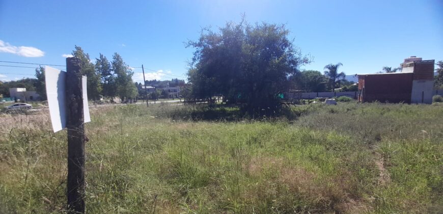 COD. 550 – EN VENTA! HERMOSO TERRENO SOBRE COLETORA DE RUTA NACIONAL 38, ZONA COMERCIAL, VILLA PARQUE SIQUIMAN, CORDOBA.