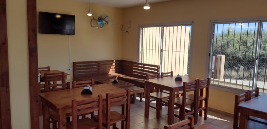 COD. 610 – En Venta! Local Comercial, Departamento, Dos Cabañas con Pileta, sobre ruta Nacional 38, Villa Parque Siquiman, Cba.