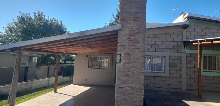 COD. 407 – HERMOSA CASA CON PILETA EN P.H. A 30 M. DE RUTA 38, VILLA PARQUE SIQUIMAN, CORDOBA.
