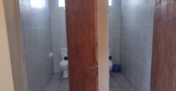 COD. 610 – En Venta! Local Comercial, Departamento, Dos Cabañas con Pileta, sobre ruta Nacional 38, Villa Parque Siquiman, Cba.
