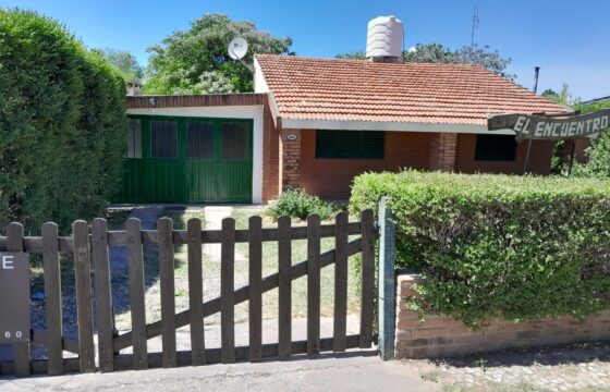 COD. 620 – EN VENTA! HERMOSO CHALET CON PILETA EN VILLA PARQUE SIQUIMAN – CBA. COD. 620 – EN VENTA! HERMOSO CHALET CON PILETA EN VILLA PARQUE SIQUIMAN – CBA.