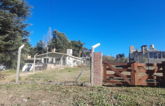 COD. 418 – HERMOSO TERRENO DE 564 M2. CON VISTA A LAS SIERRAS, EN VILLA PARQUE SIQUIMAN – CORDOBA.