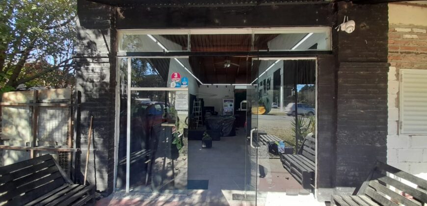 COD. 419  EN VENTA! TRES LOCALES COMERCIALES GRANDES SOBRE RUTA NACIONAL 38 EN VILLA PARQUE SIQUIMAN – CORDOBA.