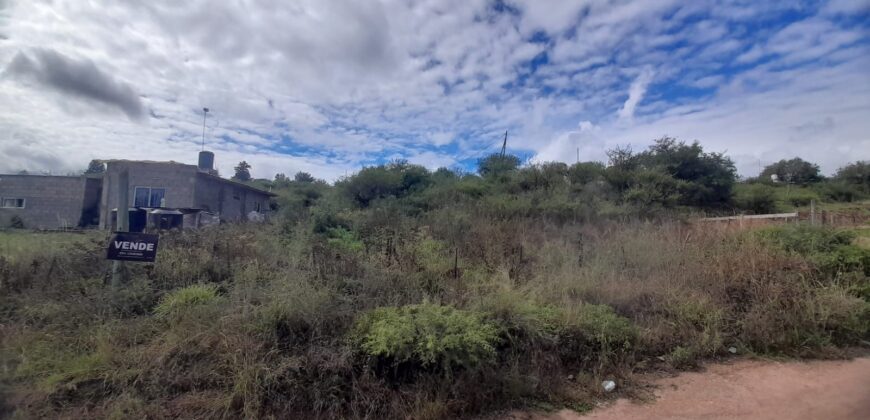 COD. 552 – EN VENTA! HERMOSO TERRENO DE 913 M2. CON SALIDA A DOS CALLES, VILLA PARQUE SIQUIMAN -CBA.