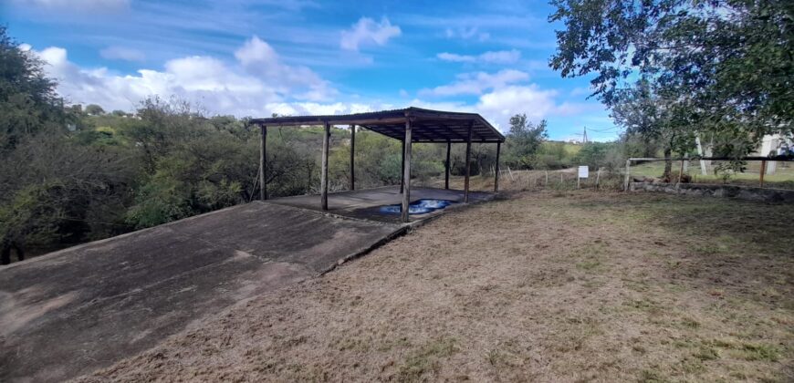 COD. 590 – EN VENTA! HERMOSO TERRENO CON MEJORA EN VILLA PARQUE SIQUIMAN – CBA.