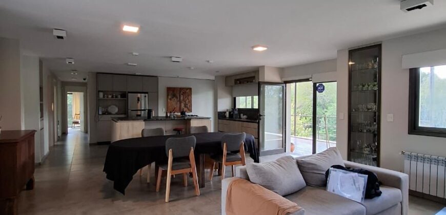 COD. 417 – HERMOSA CASA CON DOS TERRENOS EN VILLA PARQUE SIQUIMAN – CORDOBA.