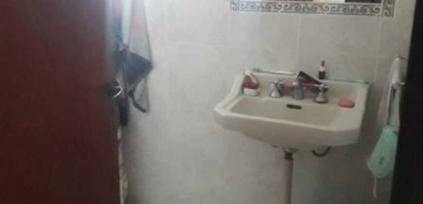 COD.344 – EN VENTA! HERMOSA CASA EN DOS TERRENOS EN VILLA PARQUE SIQUIMAN – CORDOBA.