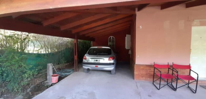 COD.340 – EN VENTA! HERMOSA CASA CON DEPARTAMENTO EN VILLA PARQUE SIQUIMAN – CORDOBA.