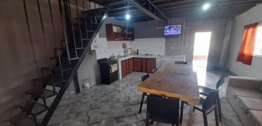 COD.337 – EN VENTA! HERMOSA CASA EN FLOR SERRANA TANTI – CORDOBA.