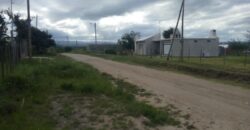 COD.69 – EN VENTA! HERMOSO TERRENO CON MEJORAS EN VILLA PARQUE SIQUIMAN – CORDOBA.